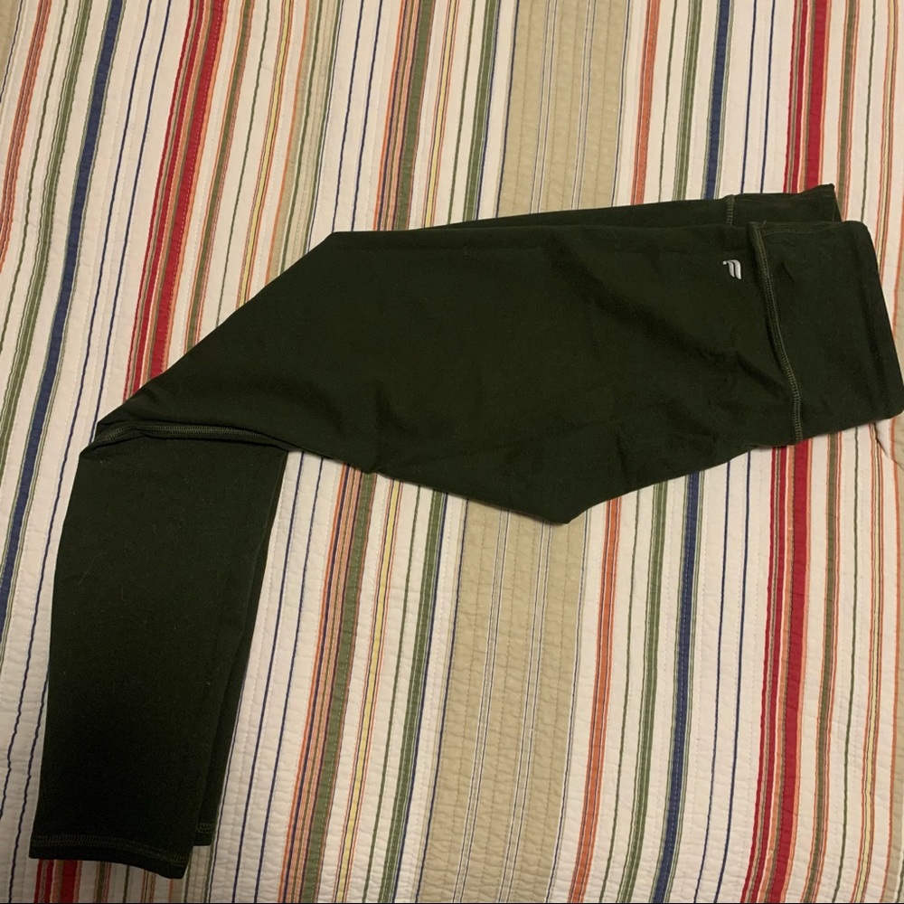 FABLETICS LEGGINGS SMALL